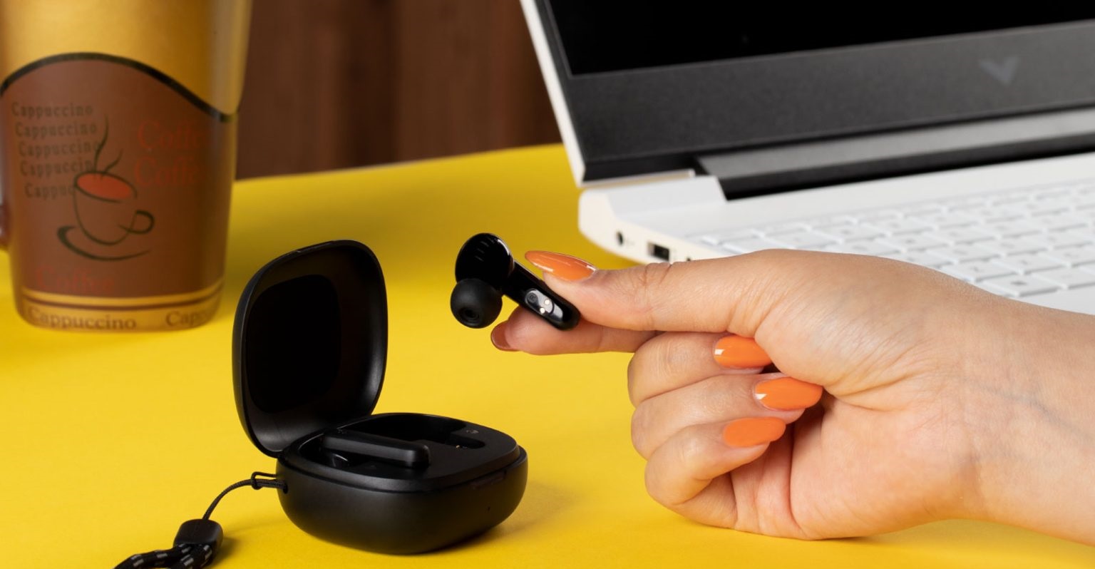 طراحی و کیفیت ساخت هندزفری r50i